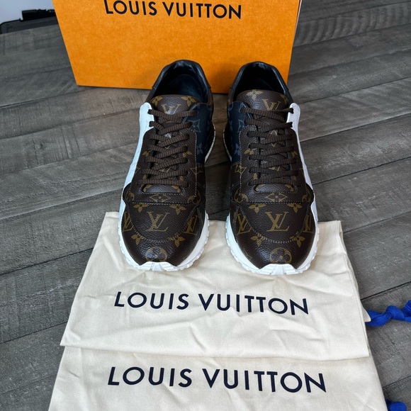 Louis Vuitton Runaway
Trainer Monogram Leather
100% Authentic Sz 11 - Picture 7 of 8